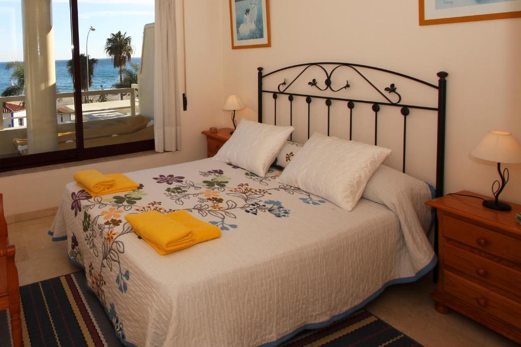 Burriana Beach Apartments Nerja Room photo